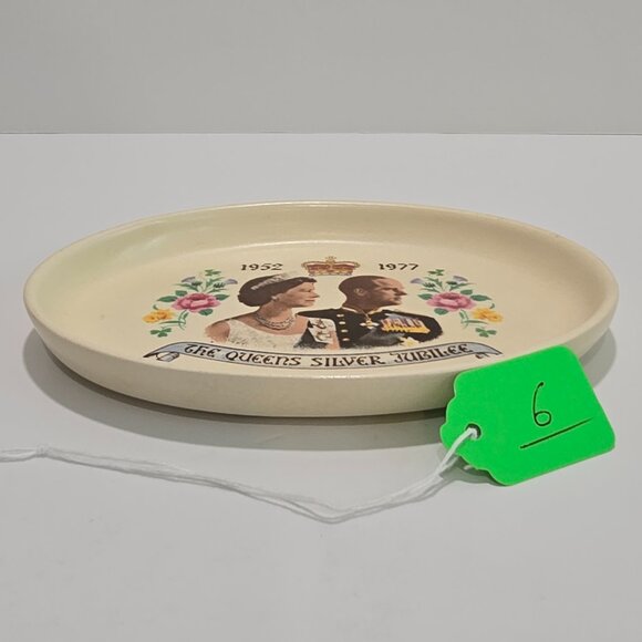 Guild Crafts (Poole) Ltd. - The Queen's Silver Jubilee, Elizabeth 1952-1977 - Picture 4 of 6